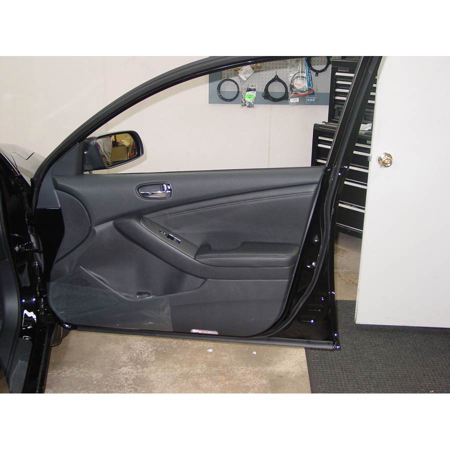 2010 Nissan Altima Front door speaker location