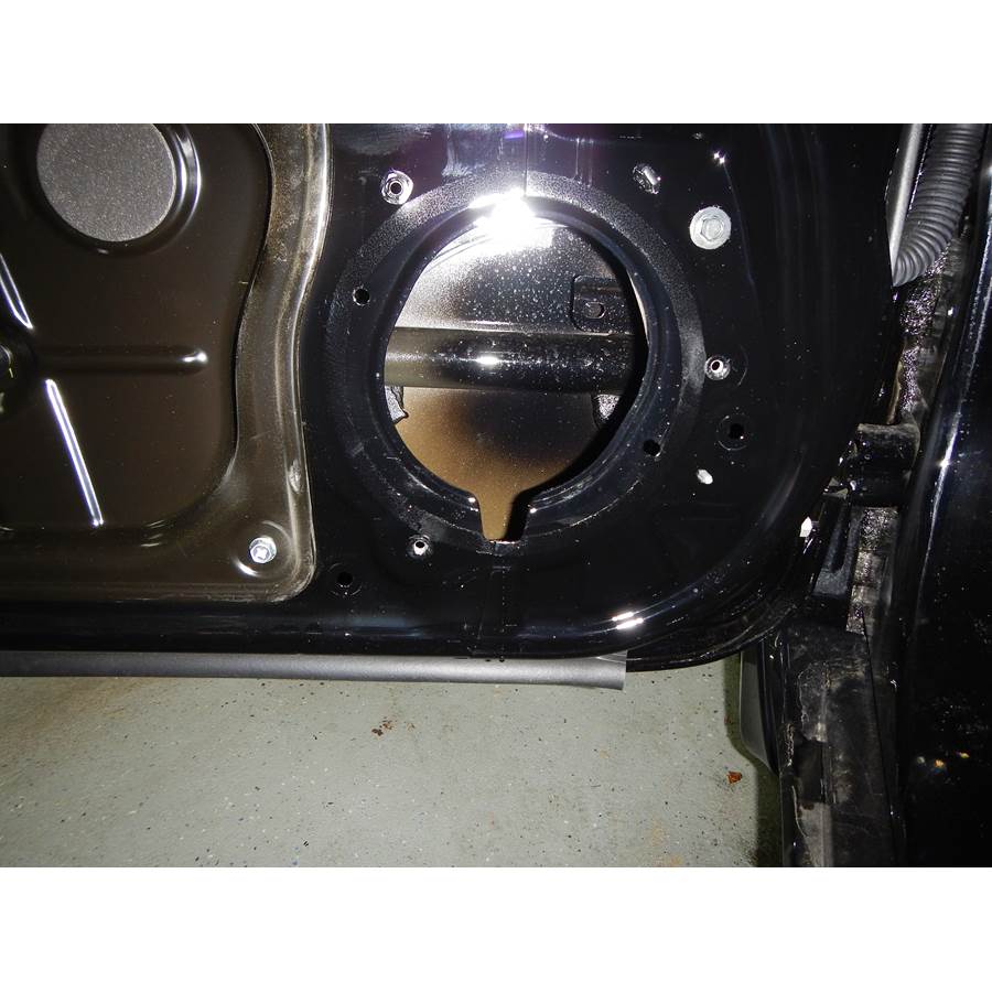 2011 Nissan Altima Front speaker removed