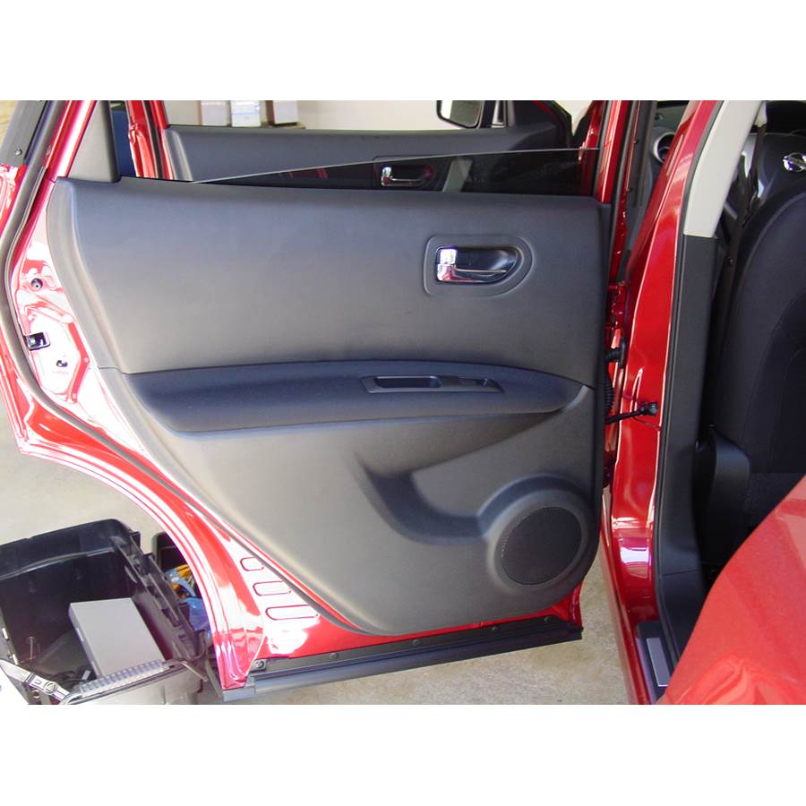 2009 Nissan Rogue Rear door speaker location