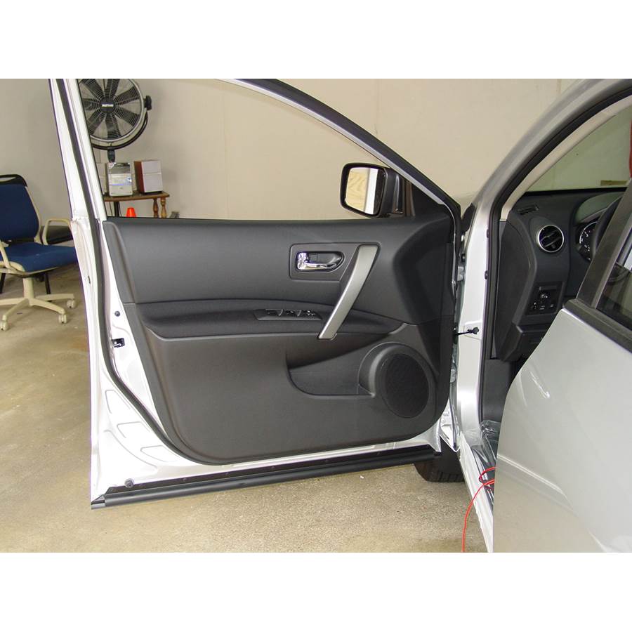 2009 Nissan Rogue Front door speaker location