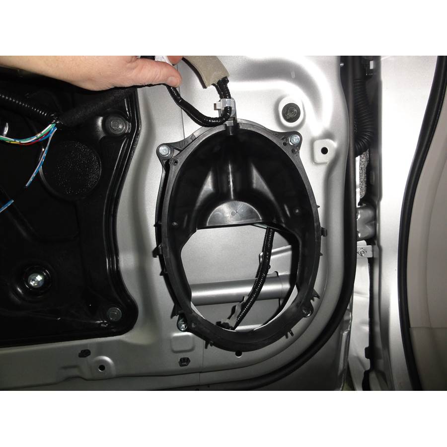 2013 Nissan Quest Front speaker removed