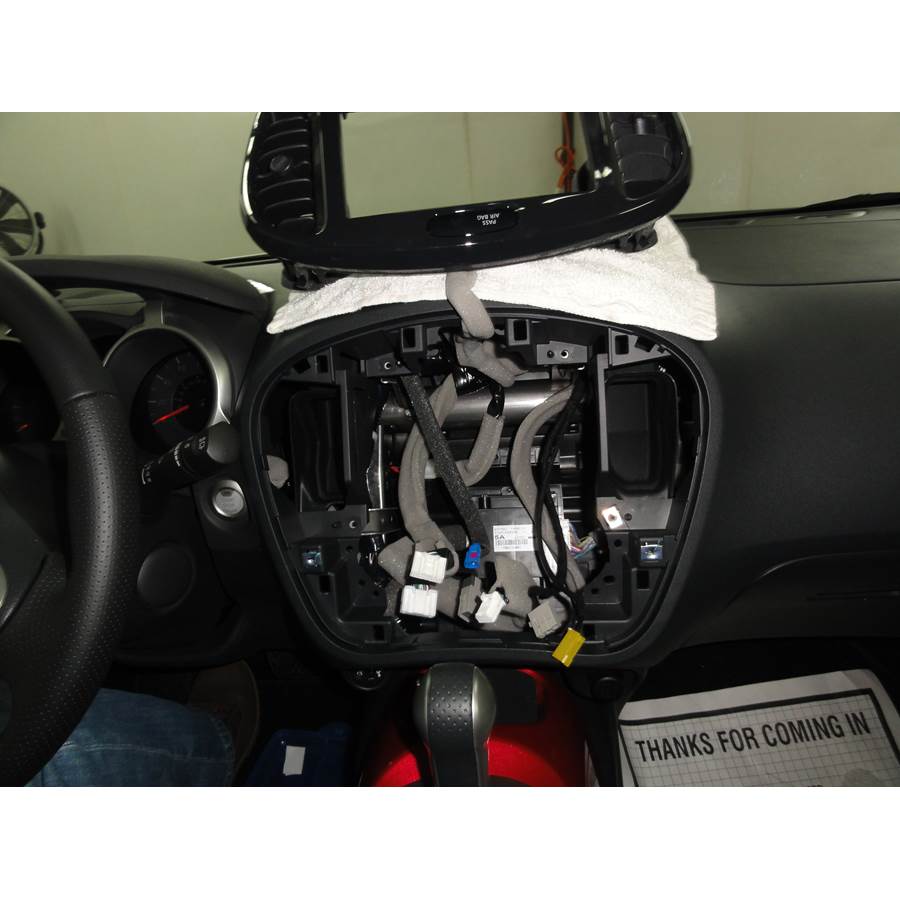 2011 Nissan Juke Factory radio removed