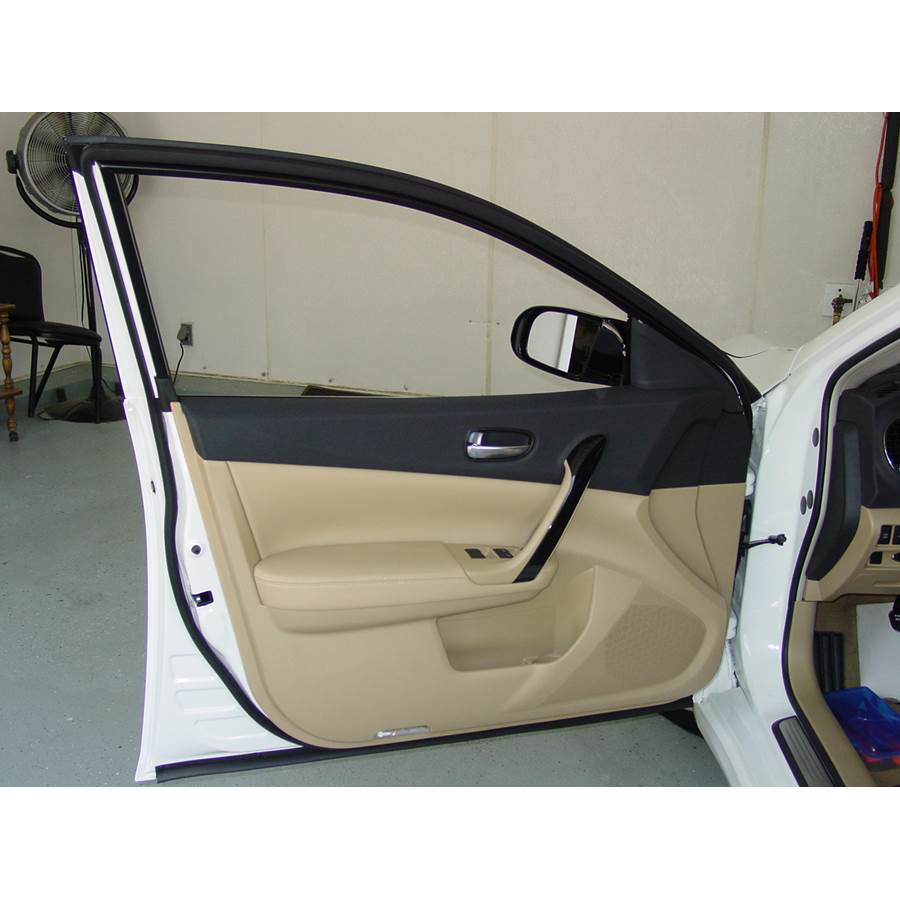 2010 Nissan Maxima Front door speaker location