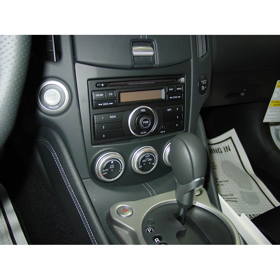 2009 Nissan 370Z Factory Radio