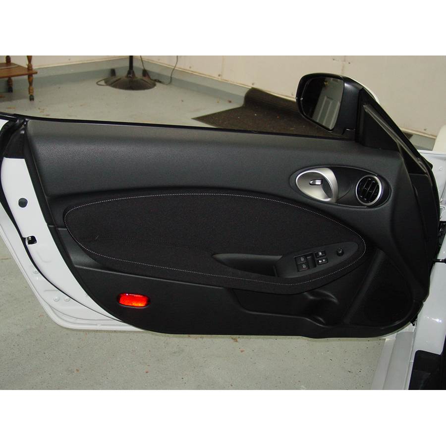 2011 Nissan 370Z Front door speaker location