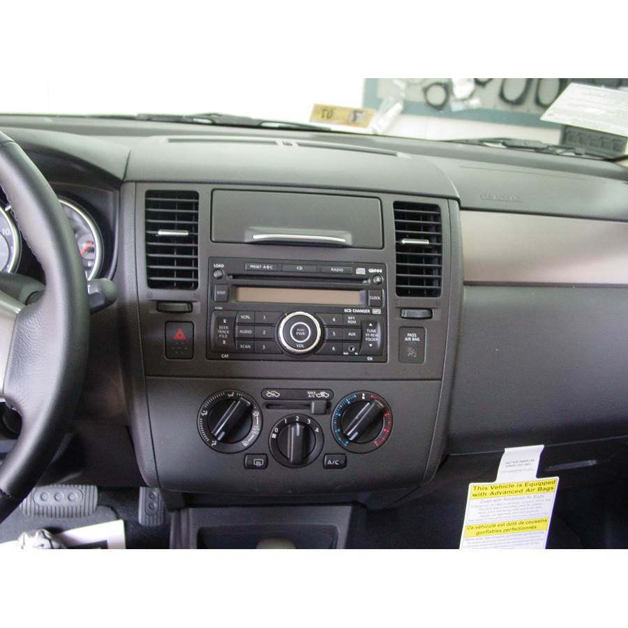 2010 Nissan Versa Factory Radio