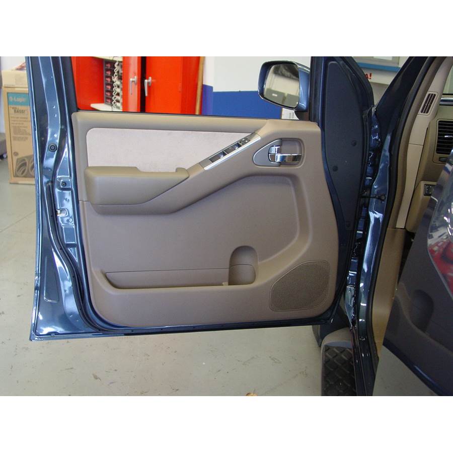 2005 Nissan Pathfinder Front door speaker location