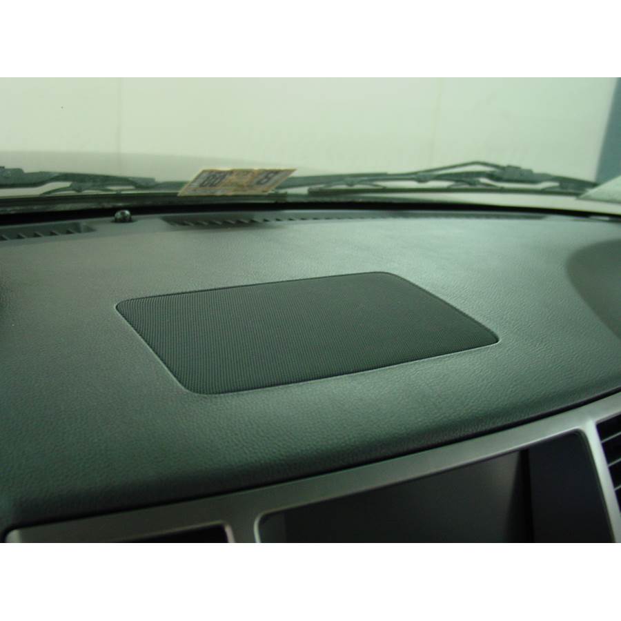 2014 Nissan Armada Center dash speaker location