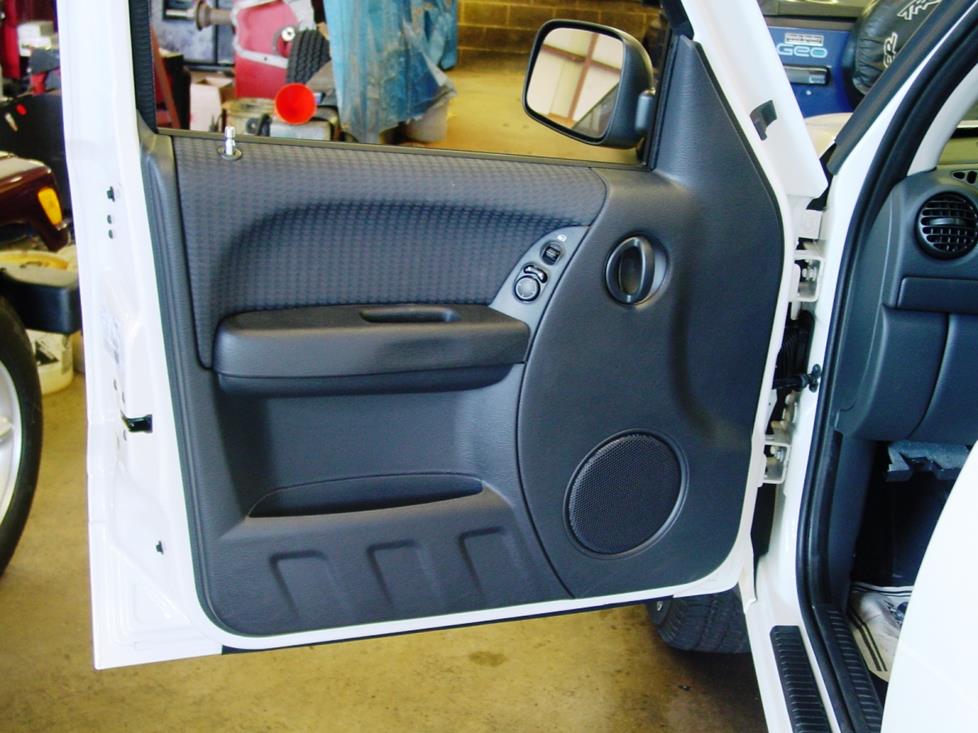 What Size Speakers are in a 2003 Jeep Liberty 