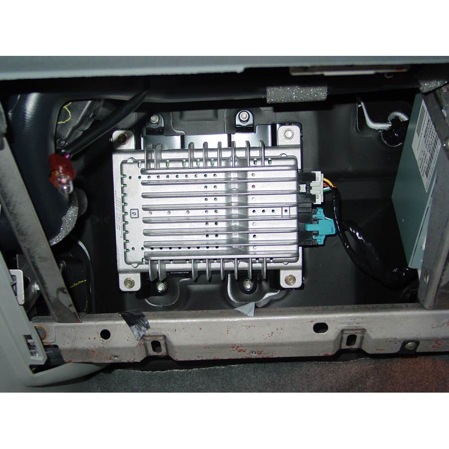 2004 Nissan Quest Factory amplifier
