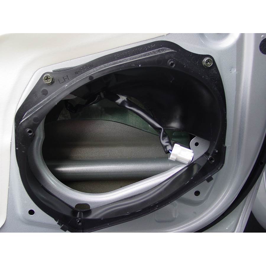 2006 Nissan Frontier Front speaker removed