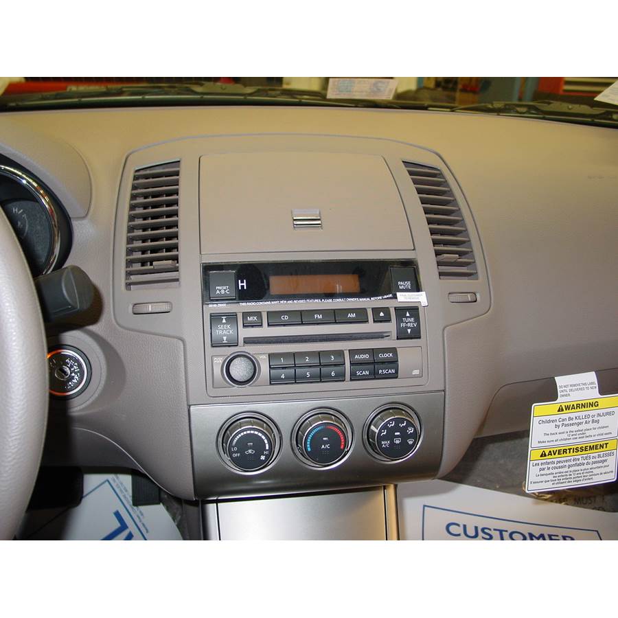2005 Nissan Altima Factory Radio
