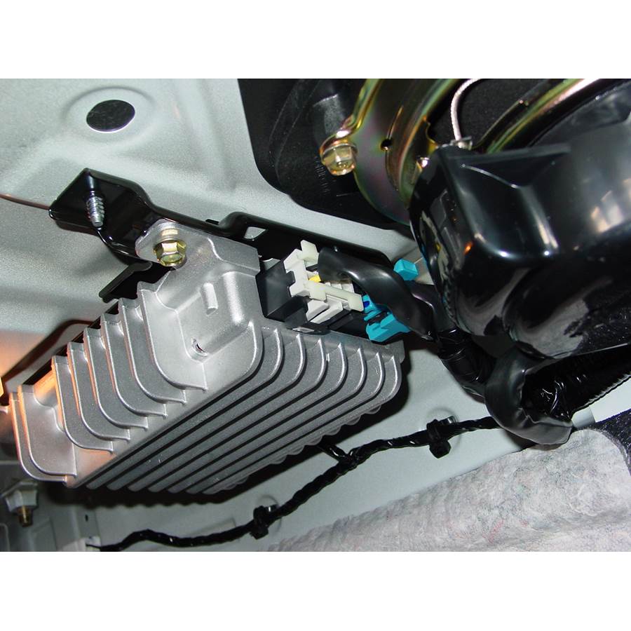 2004 Nissan Maxima Factory amplifier