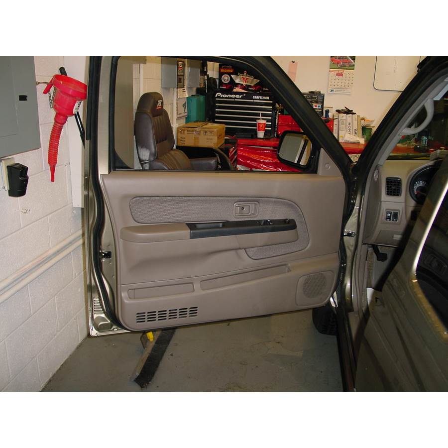 2003 Nissan Frontier Front door speaker location