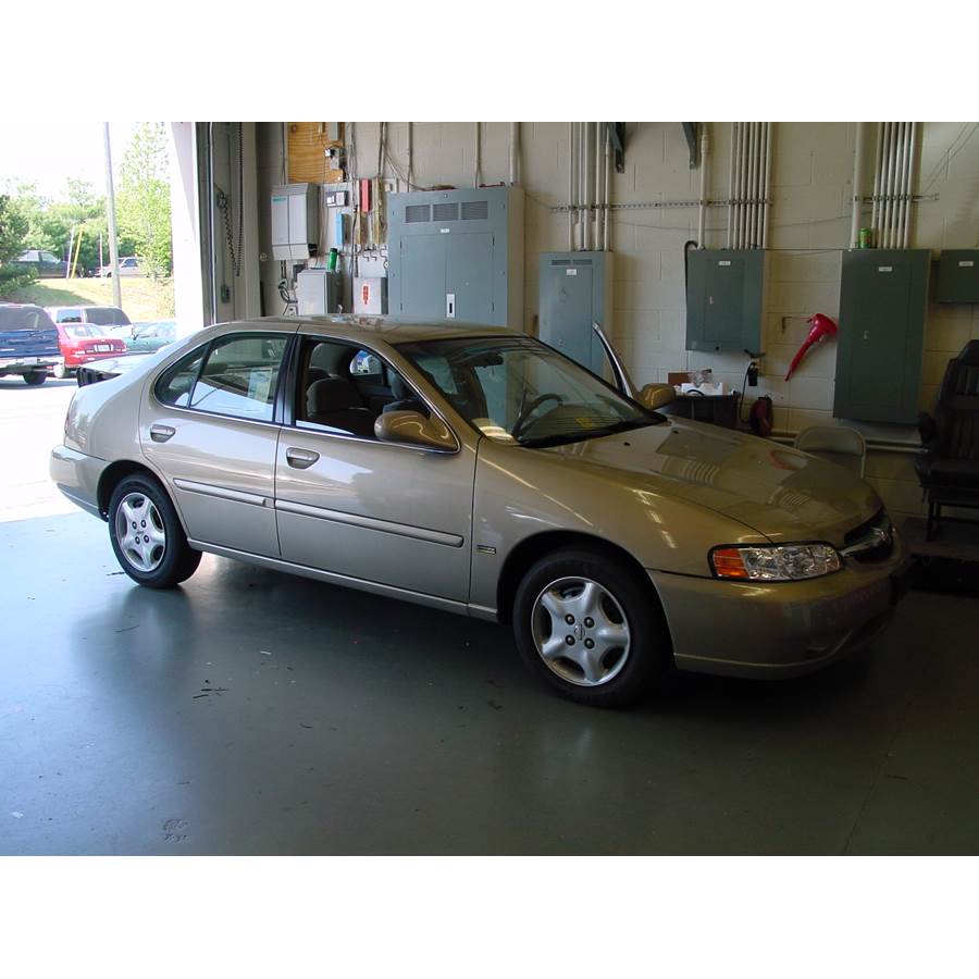 1999 Nissan Altima Exterior