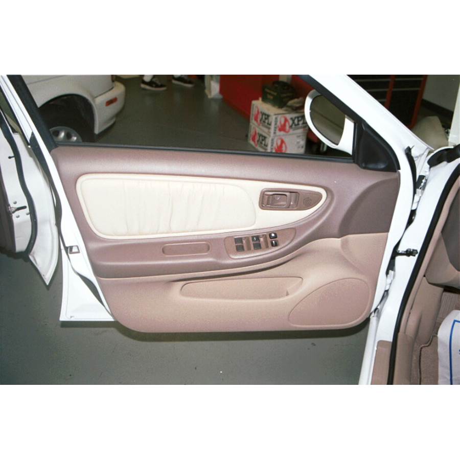 1999 Nissan Altima Front door speaker location