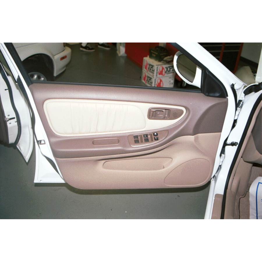 2000 Nissan Altima Front door speaker location