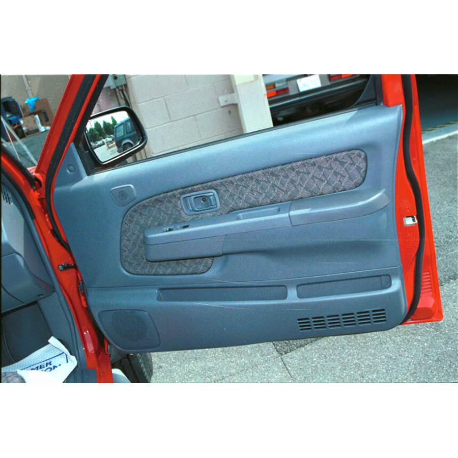 2000 Nissan Xterra Front door speaker location