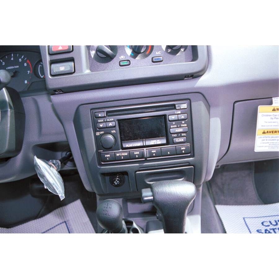 2000 Nissan Xterra Factory Radio