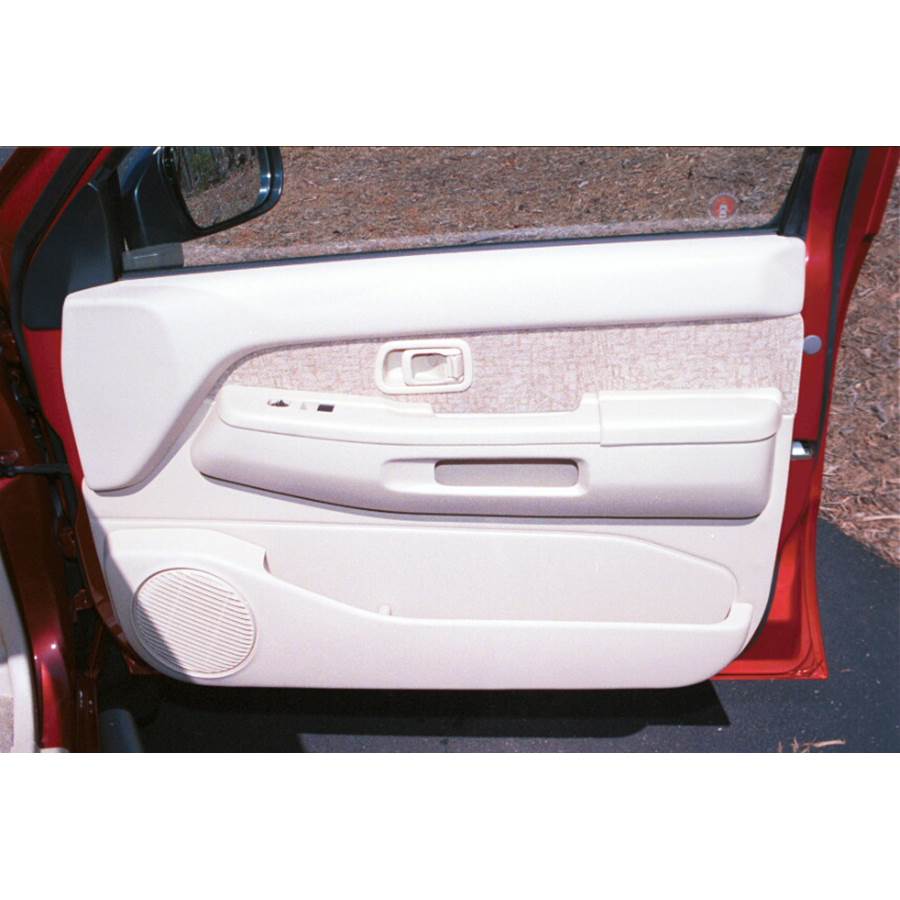 1997 Nissan Pathfinder Front door speaker location