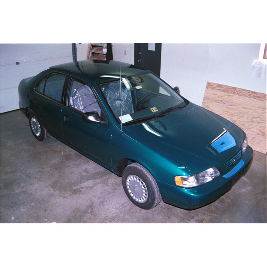 1995 Nissan Sentra Exterior