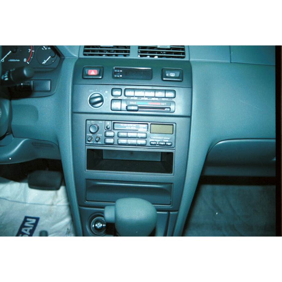 1998 Nissan Maxima Factory Radio
