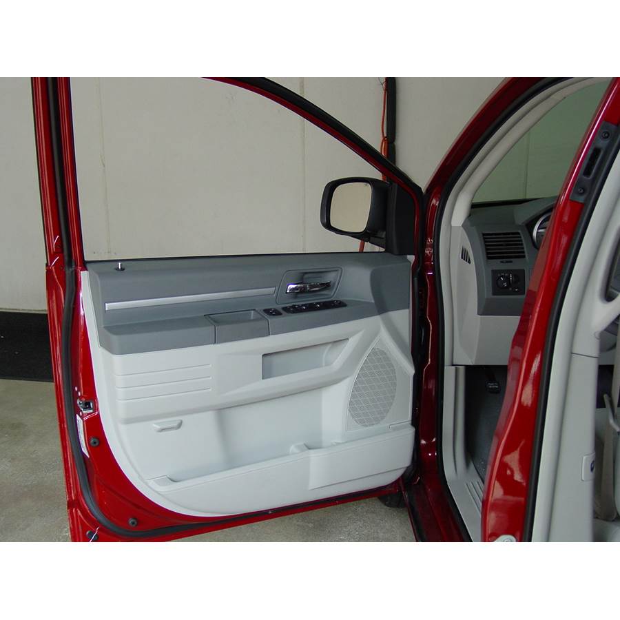 2010 Volkswagen Routan Front door speaker location