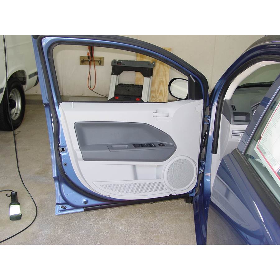 2009 Dodge Caliber Front door speaker location