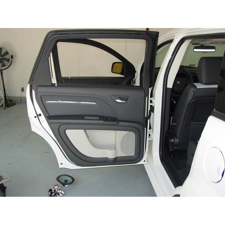 2009 Dodge Journey Rear door speaker location