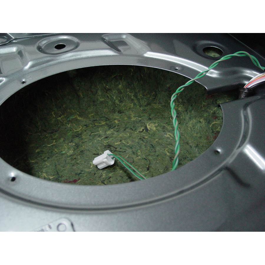 2009 Dodge Avenger Rear deck speaker removed