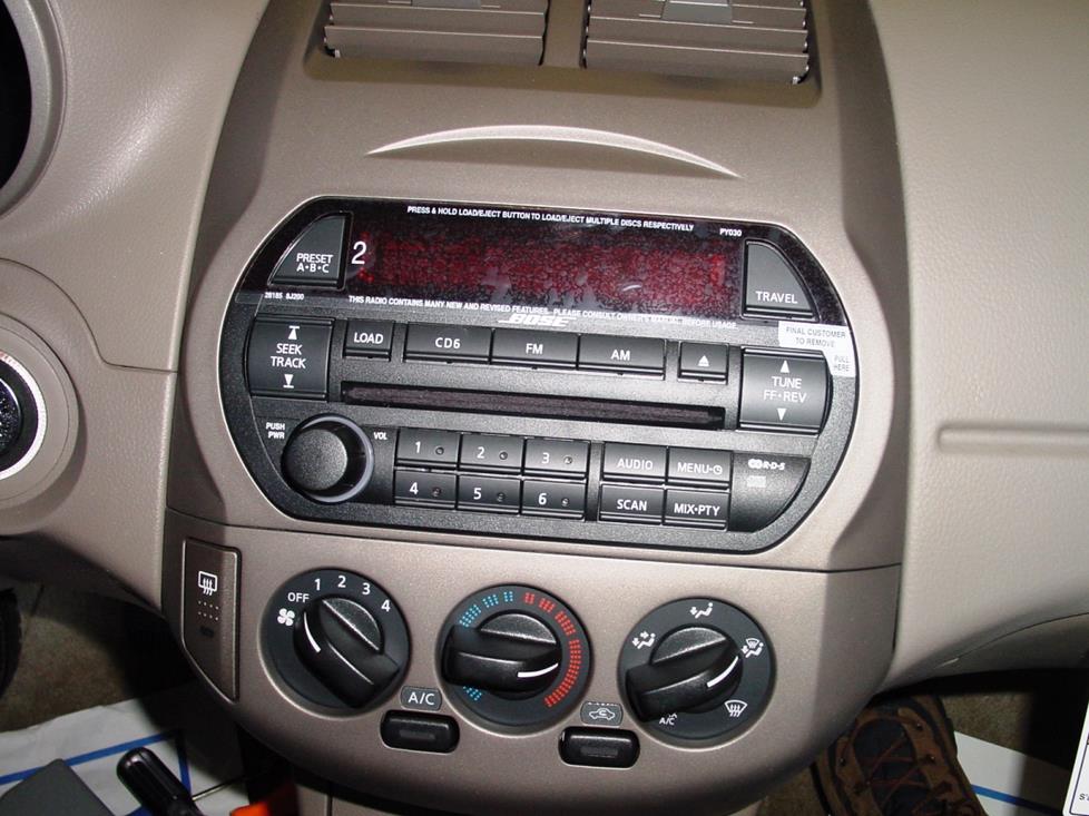 Single DIN Bluetooth Car Stereo Radio Dash install kit for 02-04 Nissan ALITMA 