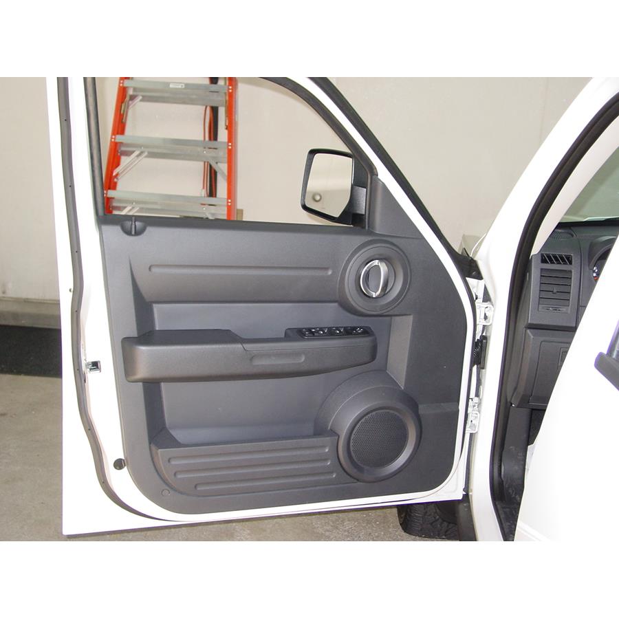 2007 Dodge Nitro Front door speaker location