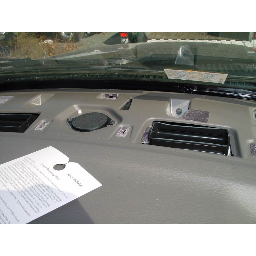 2005 Dodge Ram 1500 Center dash speaker