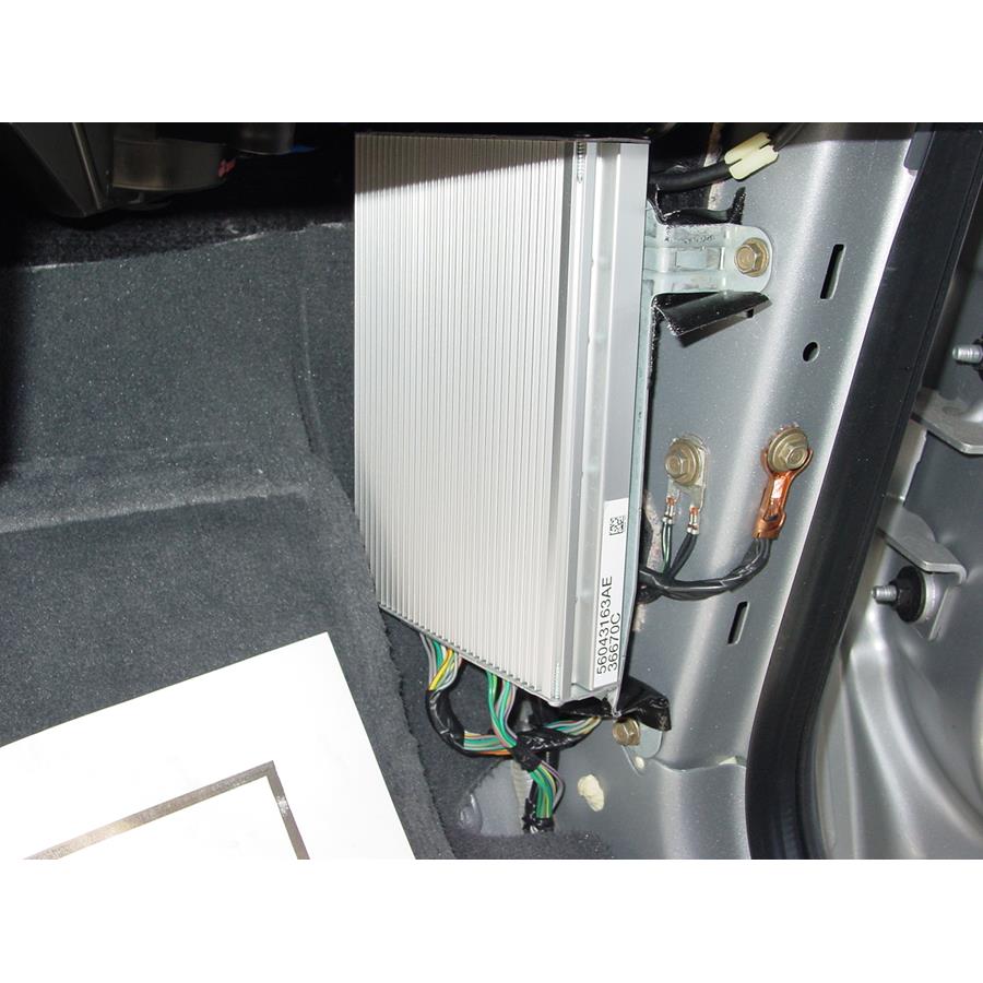 2005 Dodge Durango Factory amplifier