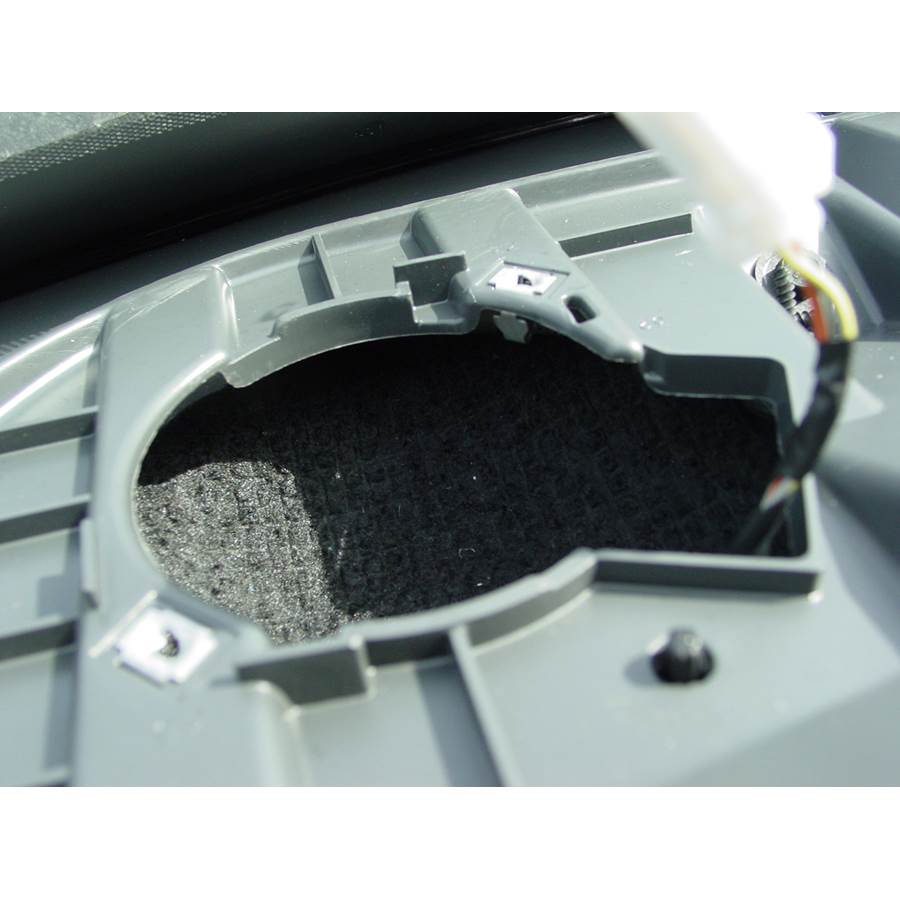2007 Dodge Durango Dash speaker removed