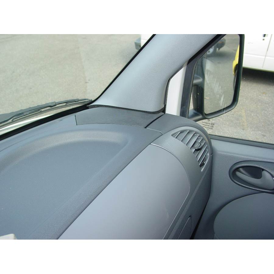 2005 Dodge Sprinter Dash speaker location