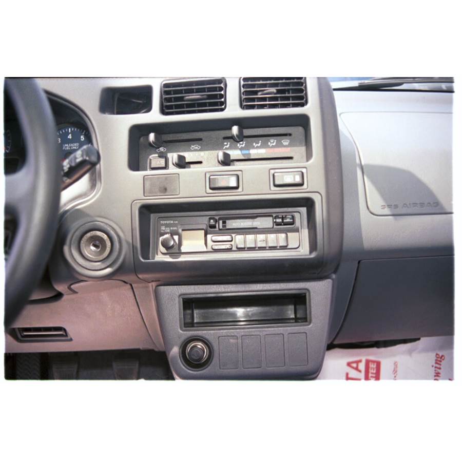 1998 Toyota RAV4 Factory Radio