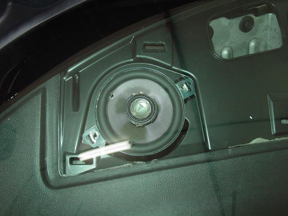 Dodge Challenger corner dash speaker
