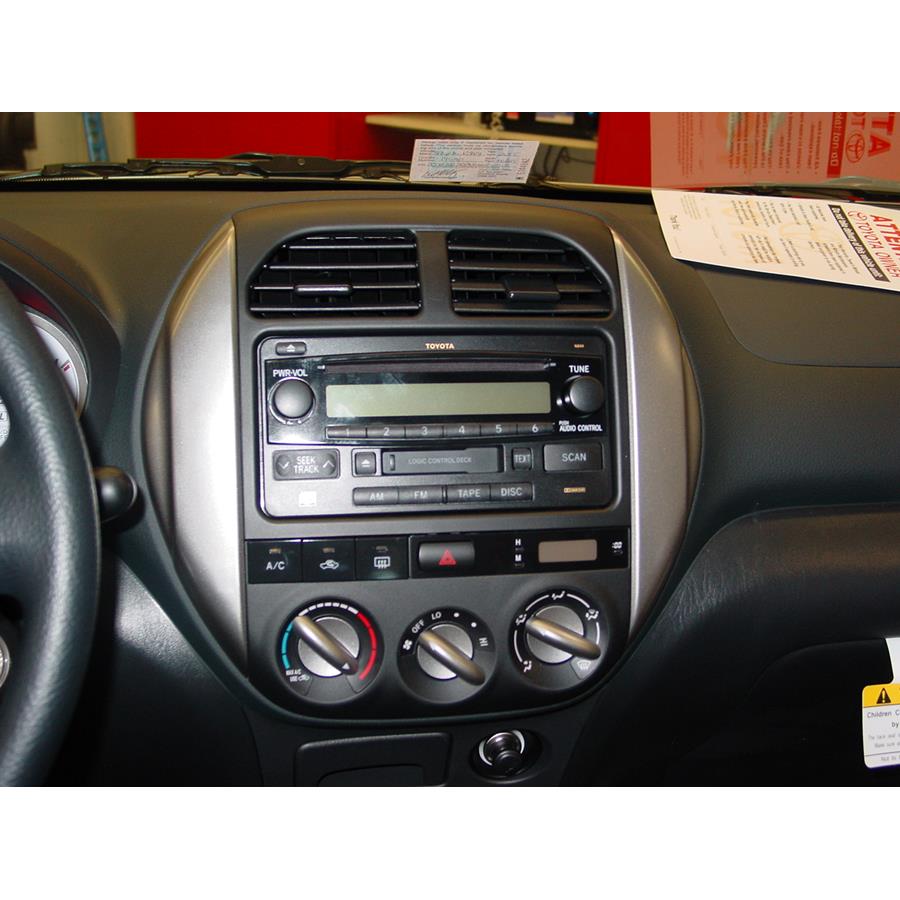 2005 Toyota RAV4 Factory Radio