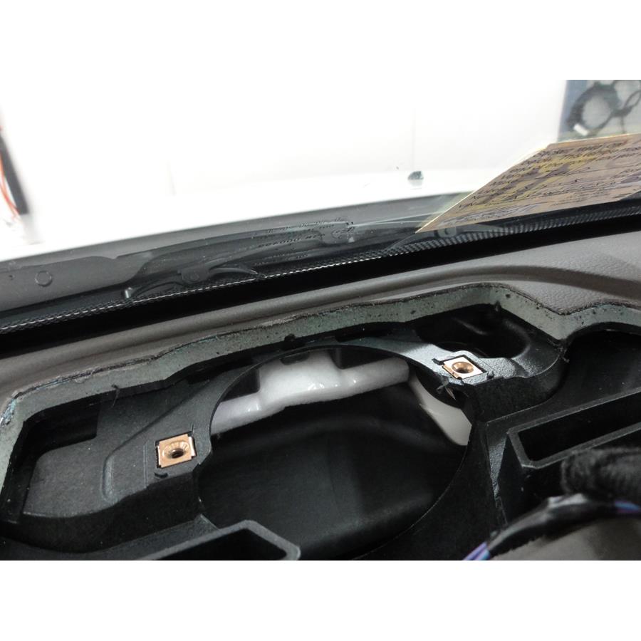 2013 Jeep Grand Cherokee Center dash speaker removed