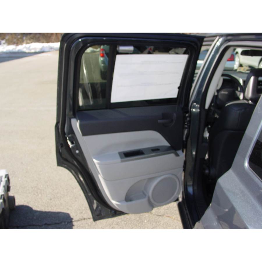 2007 Jeep Patriot Rear door speaker location