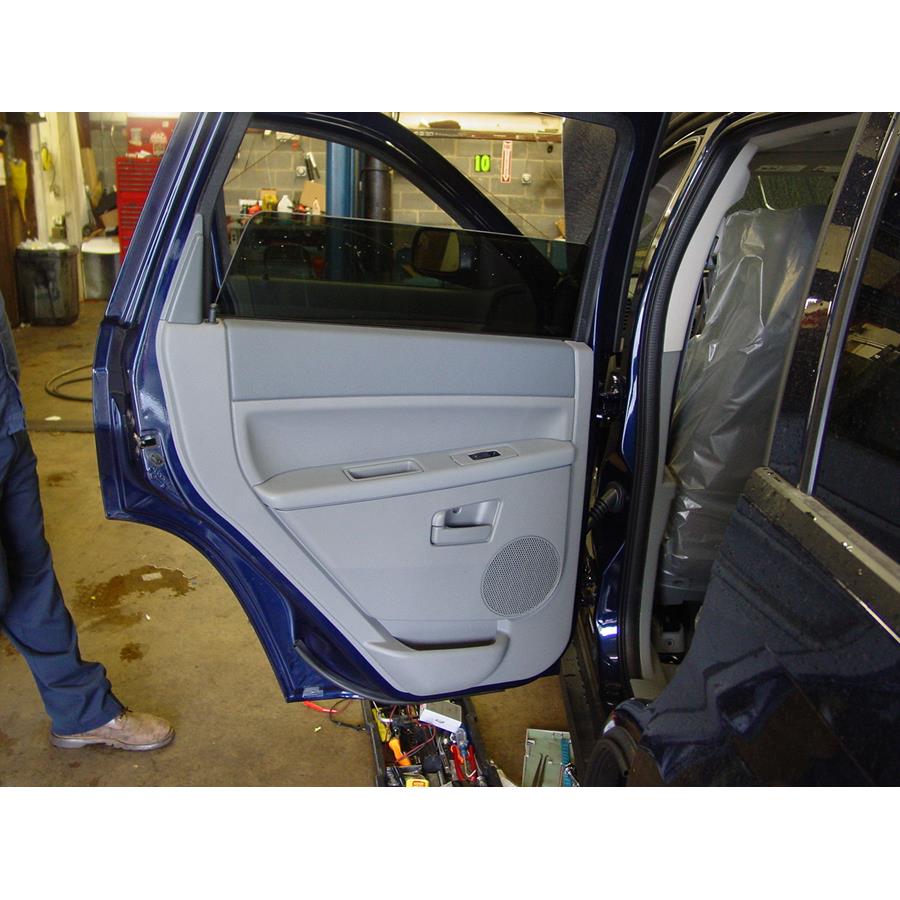 2007 Jeep Grand Cherokee Rear door speaker location