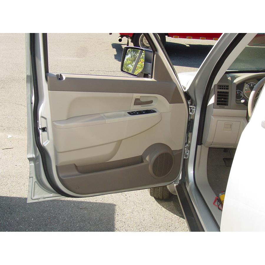 2012 Jeep Liberty Front door speaker location