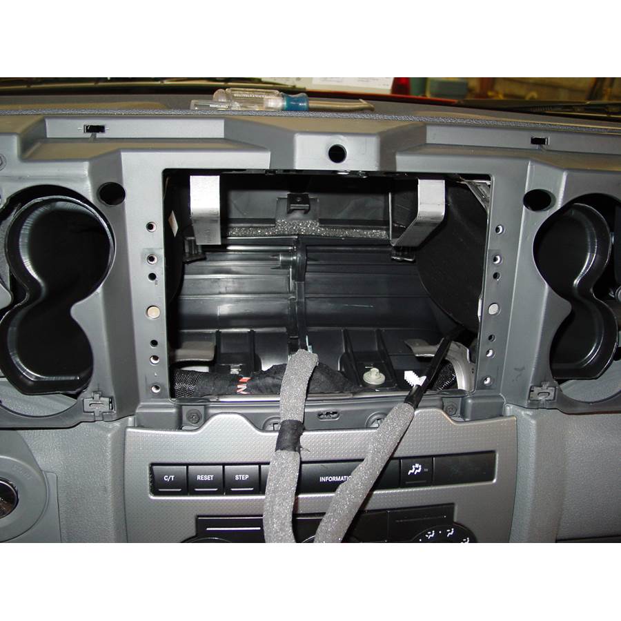 2006 Jeep Commander Factory radio removed