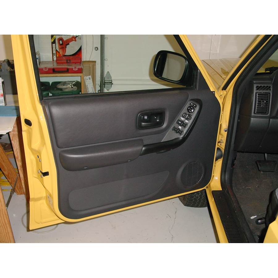 1997 Jeep Cherokee Front door speaker location