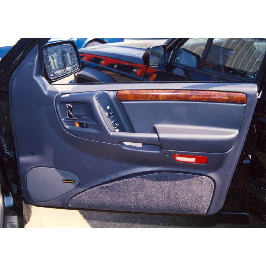 1996 Jeep Grand Cherokee Front door speaker location