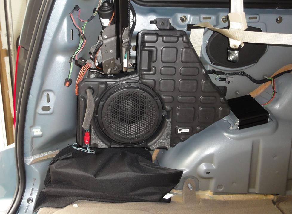 chrysler town and country factory subwoofer