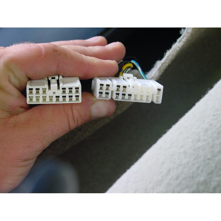 2005 Toyota Highlander Factory amp wiring