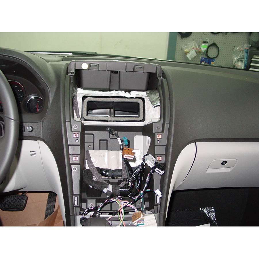 2010 GMC Acadia Factory radio removed