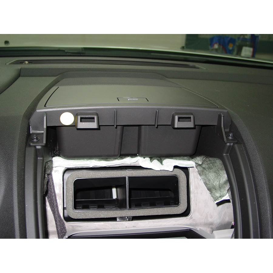 2010 GMC Acadia Center dash speaker location